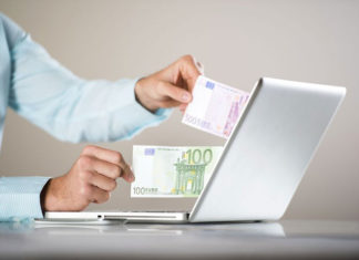 Planowanie wakacji za granicą – nie zapomnij wymienić waluty!