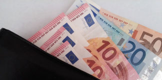 Jak wybrać kantor w Warszawie?