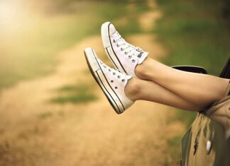 Dlaczego trzeba ściągać buty na lotnisku?