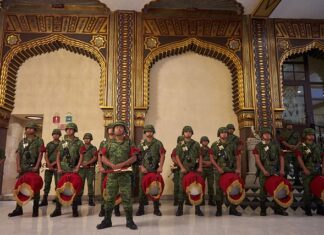 Co oznacza 13 pasków na fladze USA?