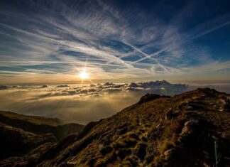 Dlaczego na wschód leci się szybciej?