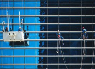 Ile zarabia sprzątaczka w USA?